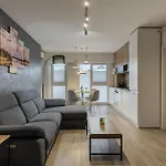 The Grey Nest, Free Private Parking * 클루지나포카