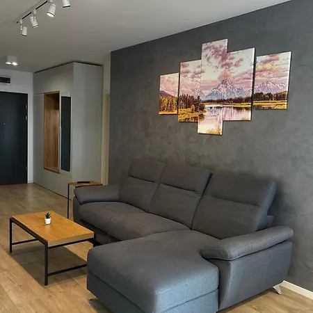 The Grey Nest, Free Private Parking 아파트