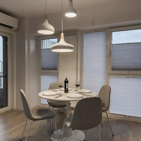 The Grey Nest, Free Private Parking Apartment *