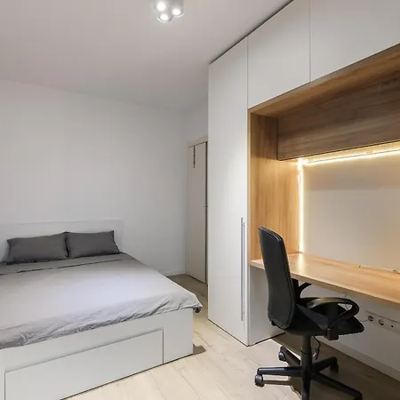 The Grey Nest, Free Private Parking 아파트 클루지나포카