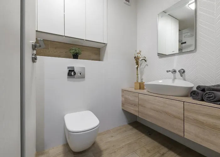 The Grey Nest, Free Private Parking